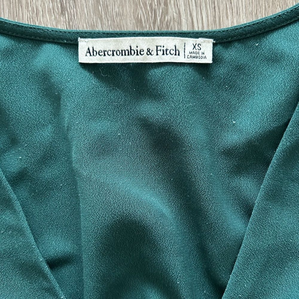 A&F V Neck Blouse - Picture 5 of 7